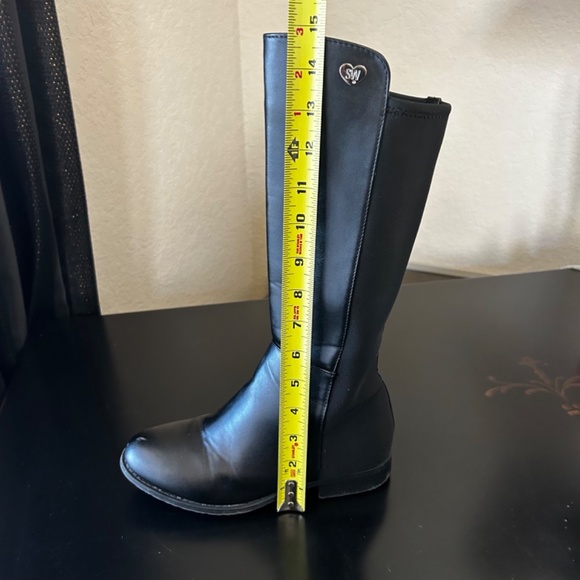 Stuart Weitzmann 5050 Black Knee High Black Boot. Size 4 - Picture 9 of 11